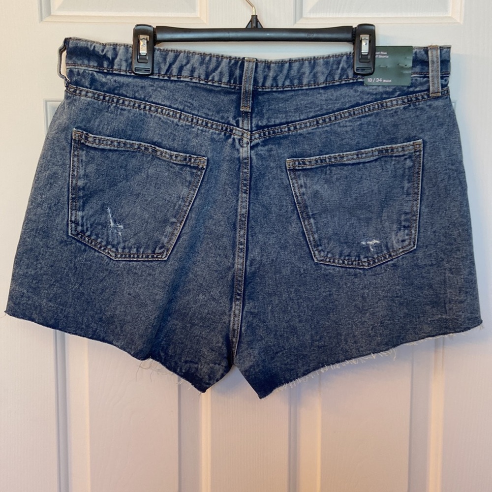 LAST CHANCE: NEW Wild Fable Distressed Cut-off Jean Shorts Size 18 - Picture 11 of 16